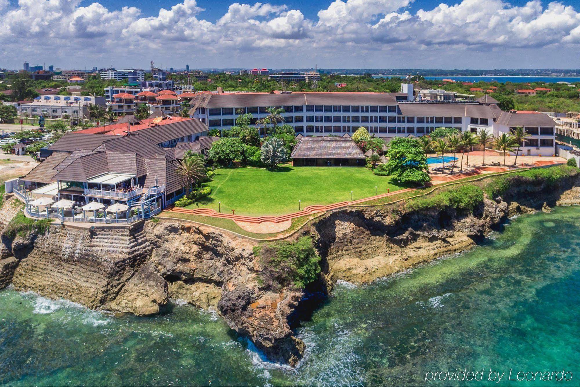 Sea Cliff Hotel Дар-ес-Салам Екстер'єр фото